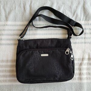 Baggallini black patterned crossbody bag